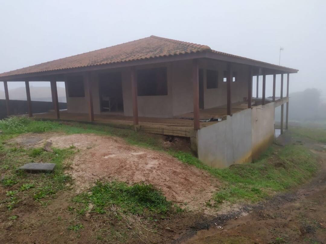#97 - Casa em Construção para Venda em Poços de Caldas - MG