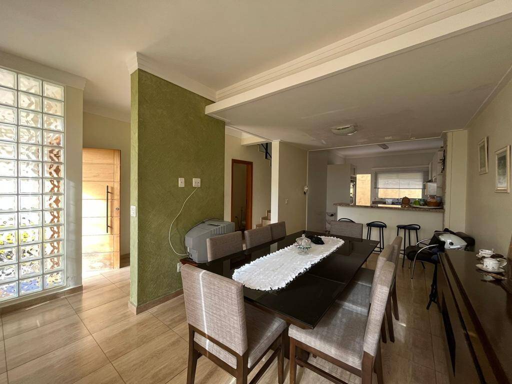 Casa, 3 quartos, 220 m² - Foto 2