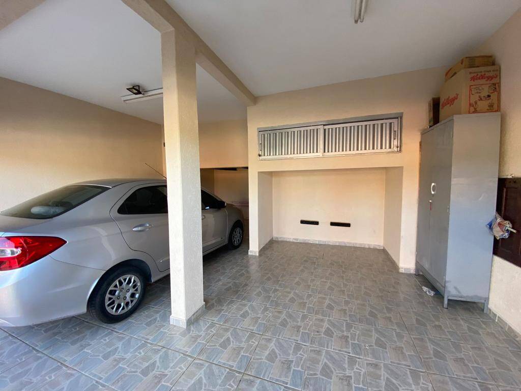Casa, 4 quartos, 223 m² - Foto 2