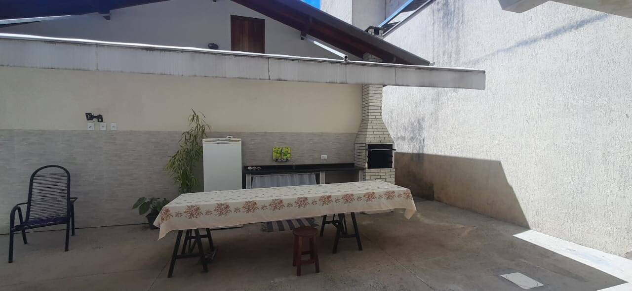 Casa, 5 quartos, 210 m² - Foto 2