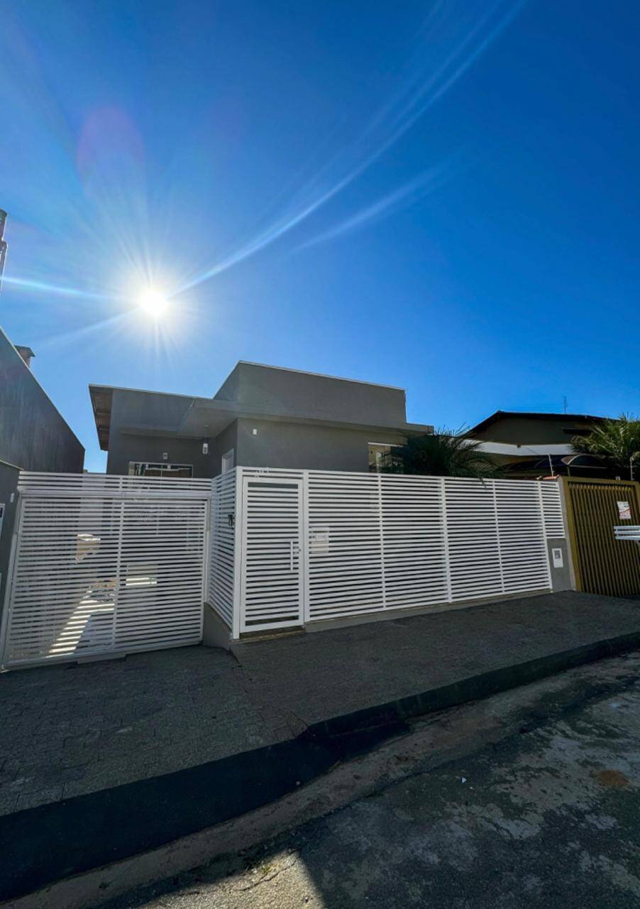 Casa, 3 quartos, 243 m² - Foto 3