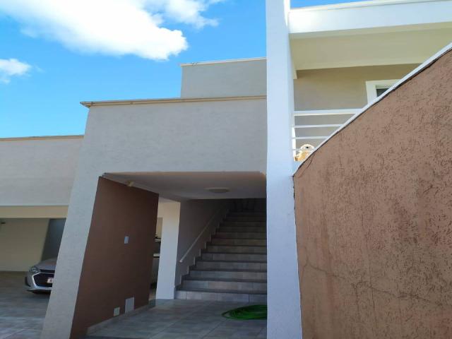 Casa para Venda em Poços de Caldas - 2