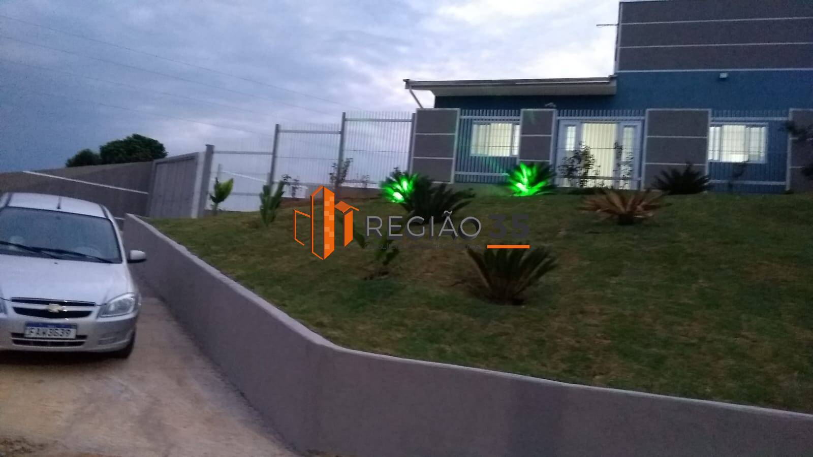 Terreno à venda com 2 quartos, 63m² - Foto 1